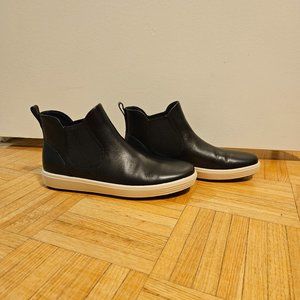 ECCO chelsea boots